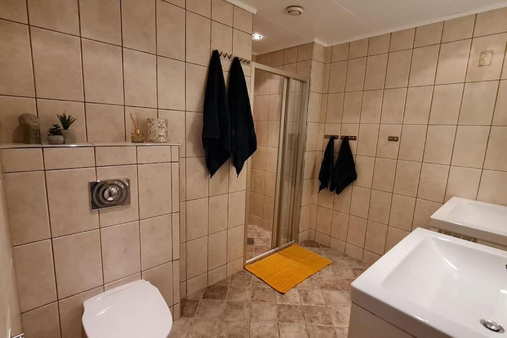 Arctic Lodge Tromvik With Jacuzzi Tromsø Eksteriør billede